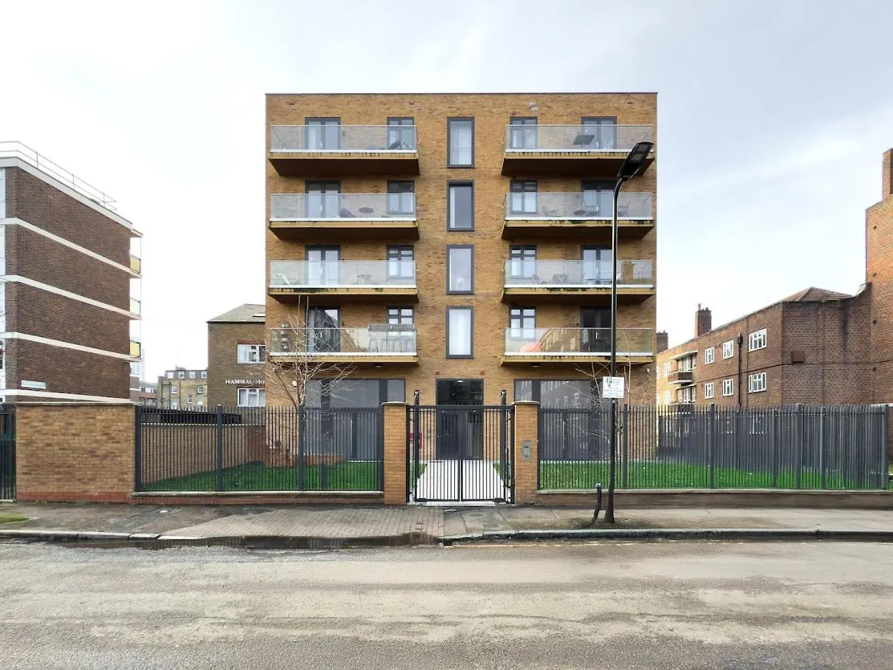 London Hoxton Shoreditch 2 Bed 2 Bath Roof Terrace 0*,  United Kingdom