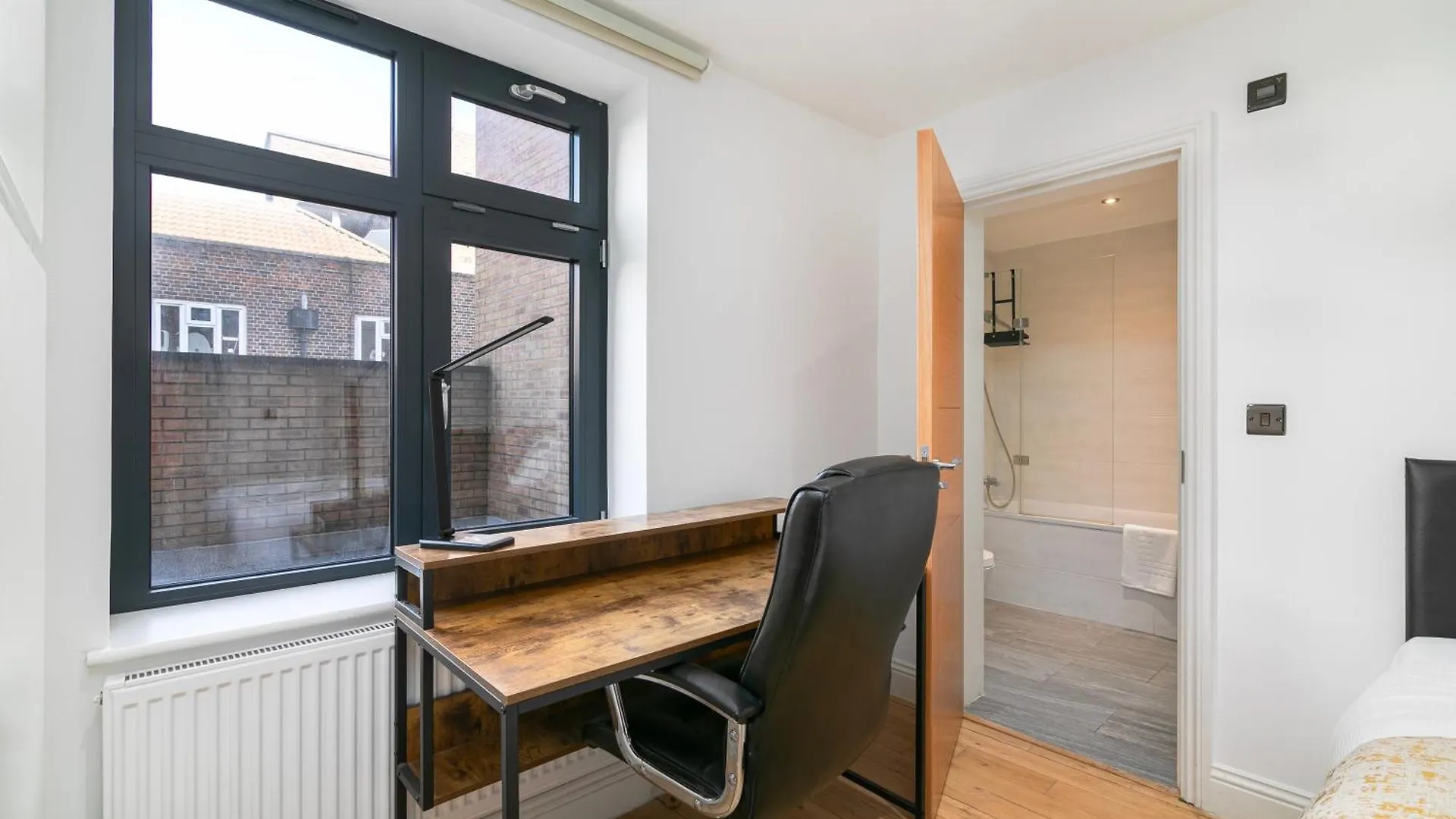 London Hoxton Shoreditch 2 Bed 2 Bath Roof Terrace