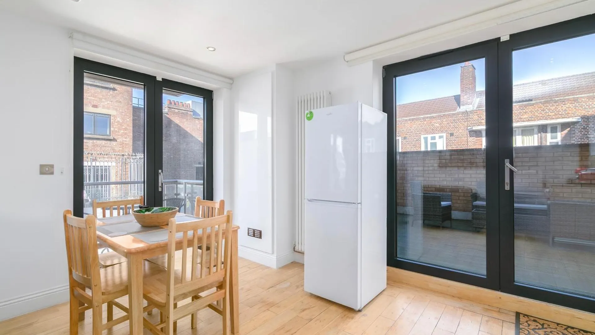 London Hoxton Shoreditch 2 Bed 2 Bath Roof Terrace